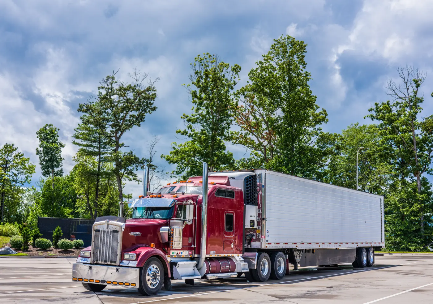 Owner-operator red big rig